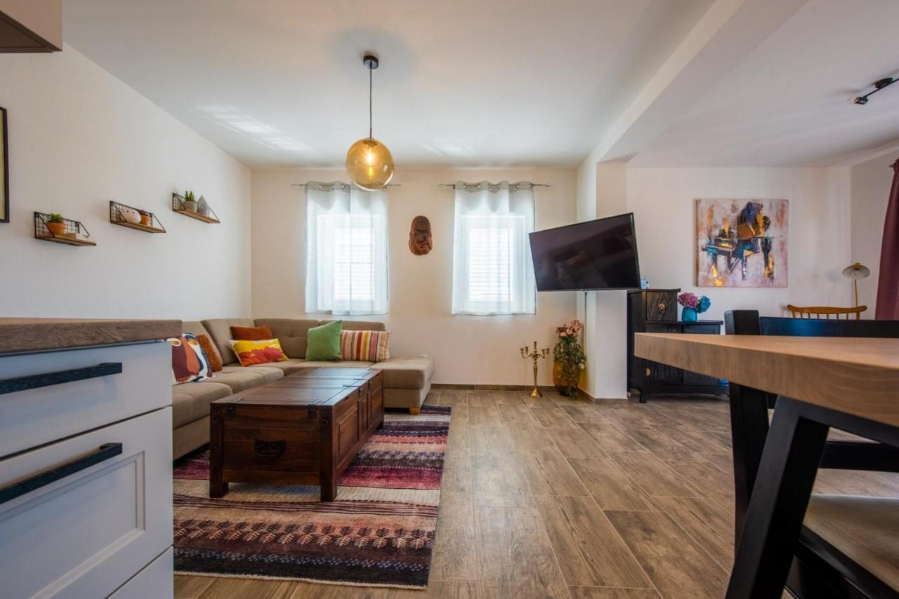 Apartman Paula Каштела Экстерьер фото