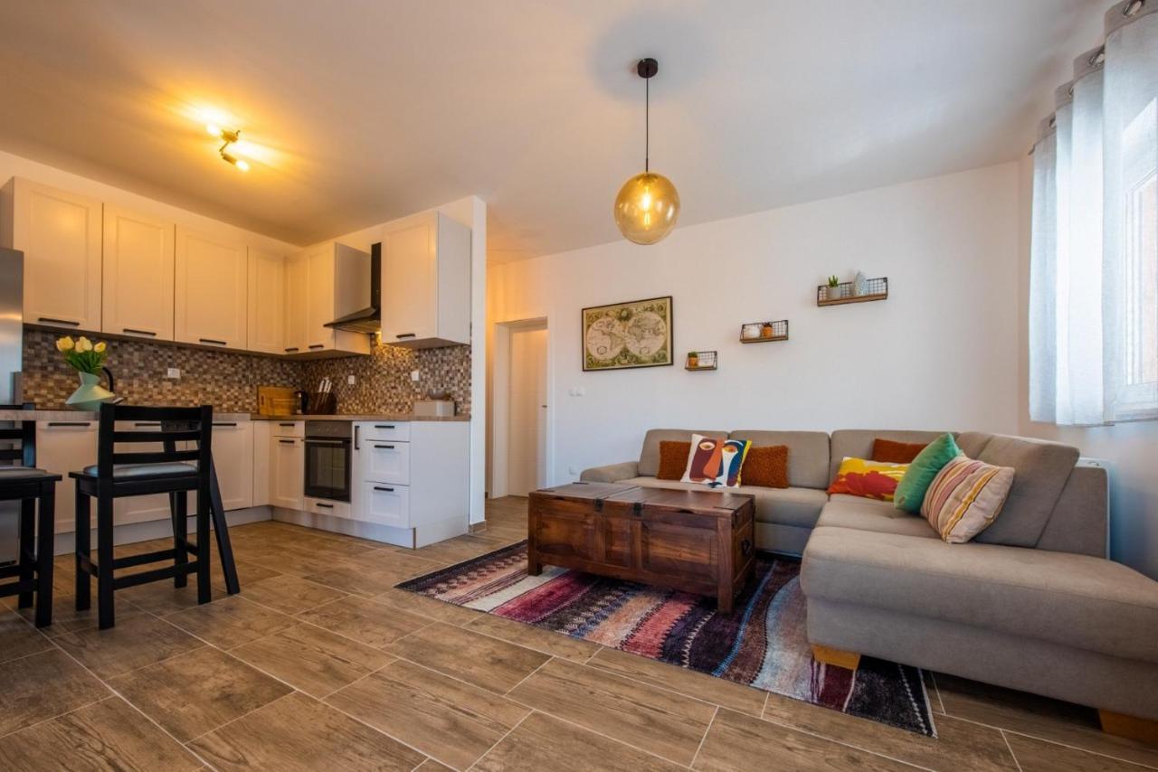Apartman Paula Каштела Экстерьер фото